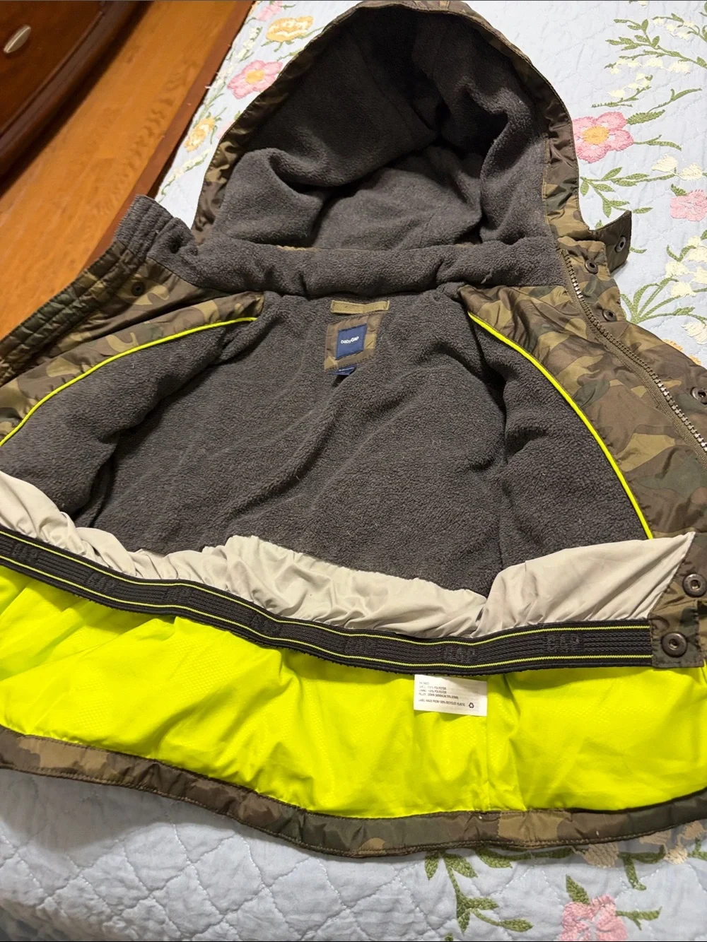 Baby Gap  Camouflage PreOwned Puffer Fleece Lined Jacket Size 18-24 months
